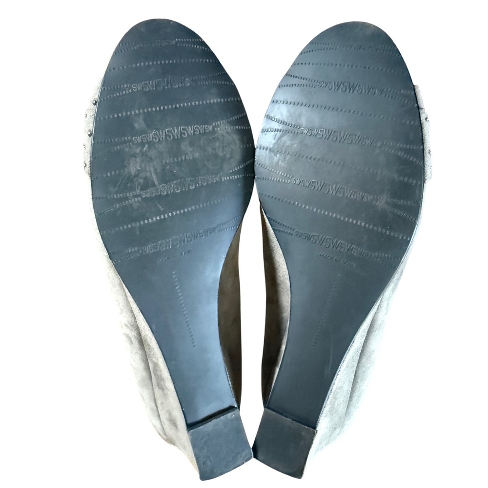 Stuart Weitzman Dotsun Wedge Pumps, Gray Suede, Studded Bow Detail, Size 8 - Picture 8 of 10